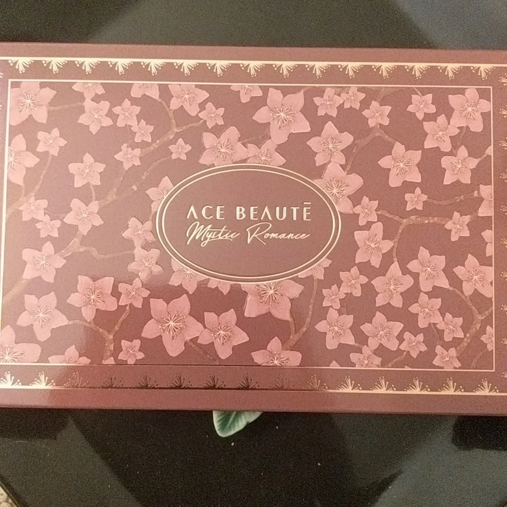 NWT Eyeshadow Palette